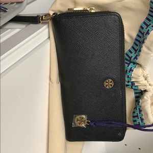 Tory Burch black wristlet